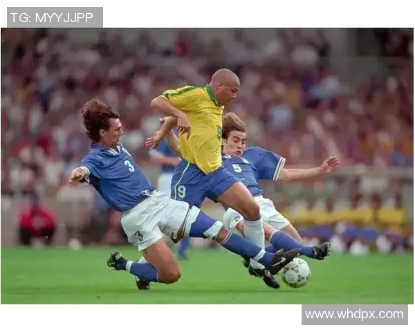 足球明星风采大集合 精彩瞬间与经典造型全览 足球明星风采大集合 精彩瞬间与经典造型全览