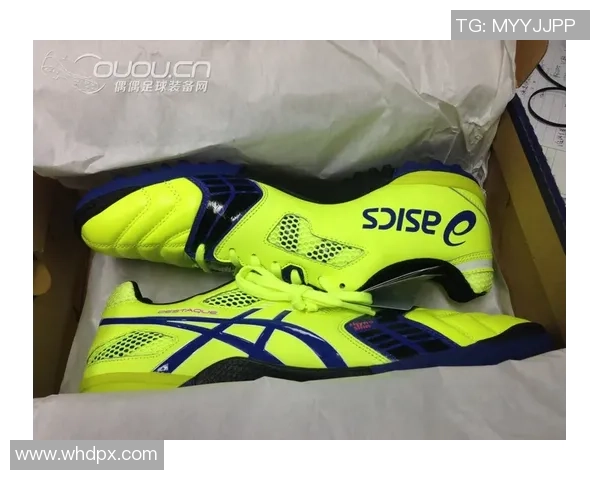 穿TF足球鞋的球星们如何在比赛中展现卓越的技术与实力 穿TF足球鞋的球星们如何在比赛中展现卓越的技术与实力