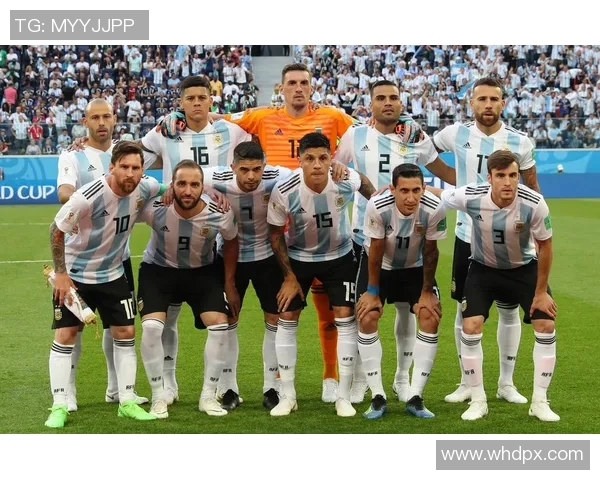 《挑战极限球技赢取球星签名足球，成为足球场上的传奇英雄》